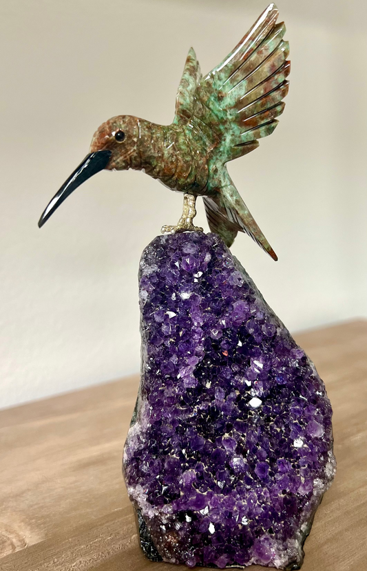 Natural Stone Hummingbird - Green serpentine & Amethyst