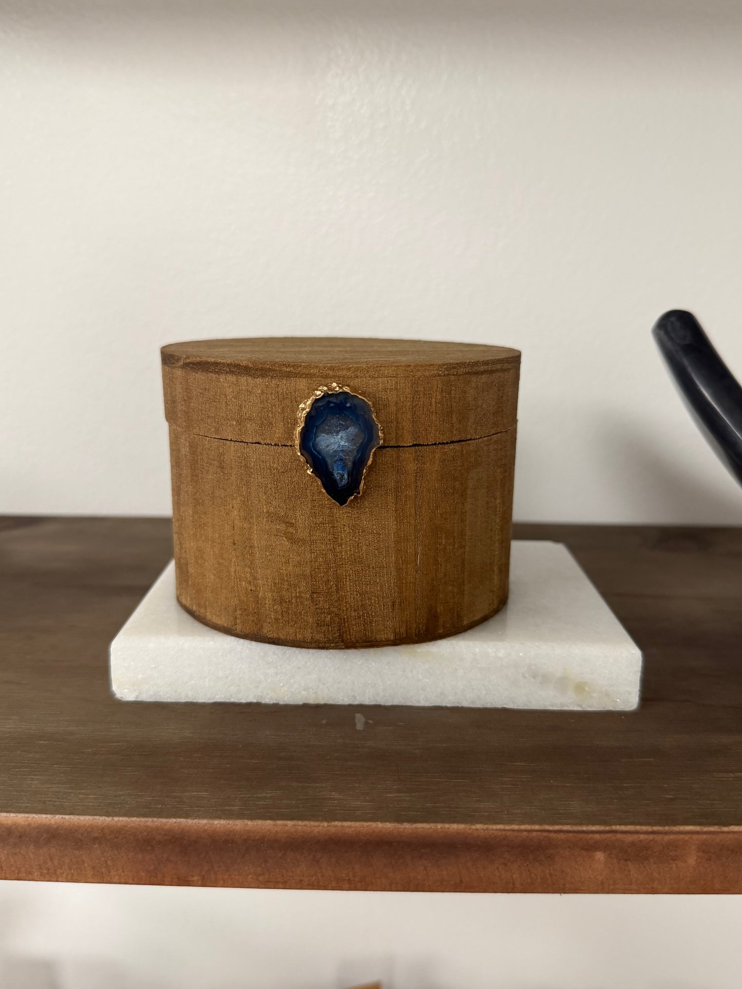 Wooden-style Round Box with Agate